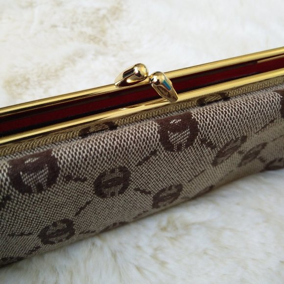 Mirror Kiss-Close makeup pouch - Picture 9 of 11